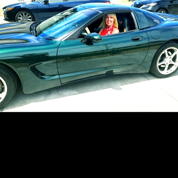 Meet your Posher, Anita - Picture 2 of 3